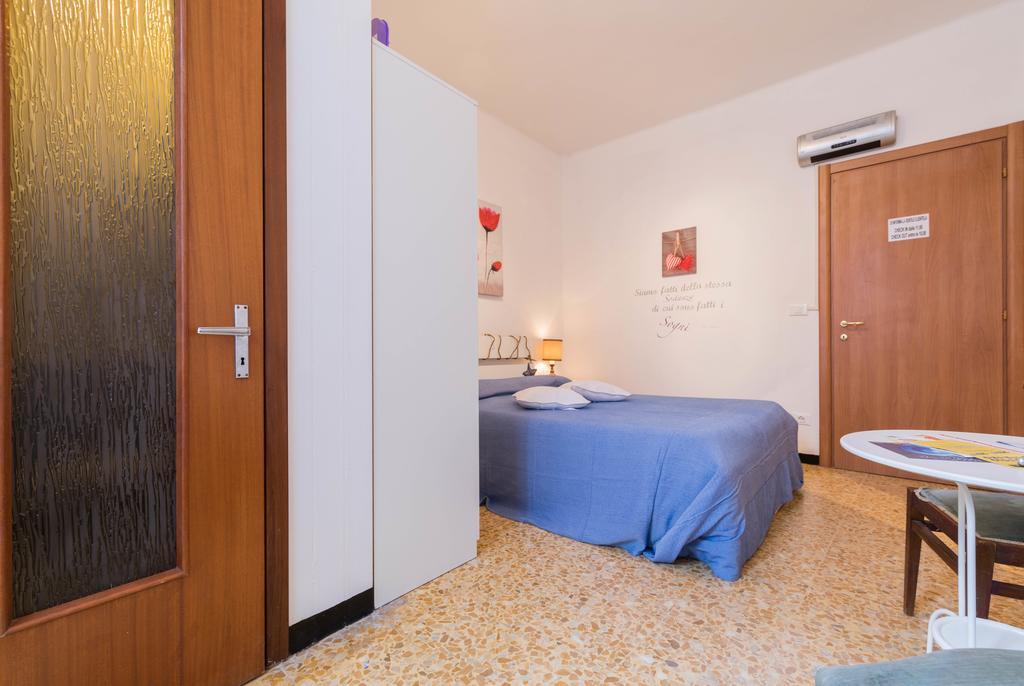 Ensemble Rooms Di Vayadu Alassio Exterior foto