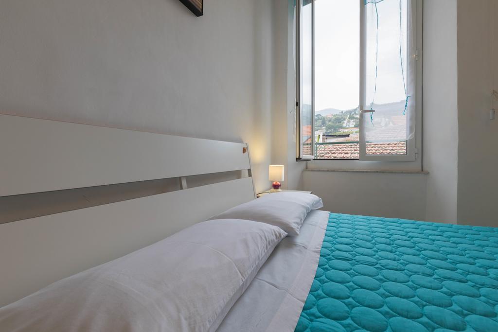 Ensemble Rooms Di Vayadu Alassio Exterior foto